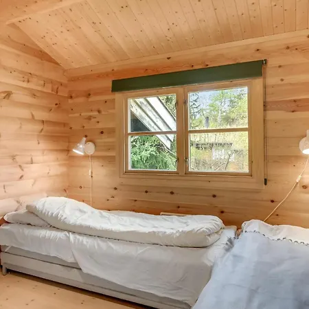 Pet Friendly In With Kitchen Holiday home